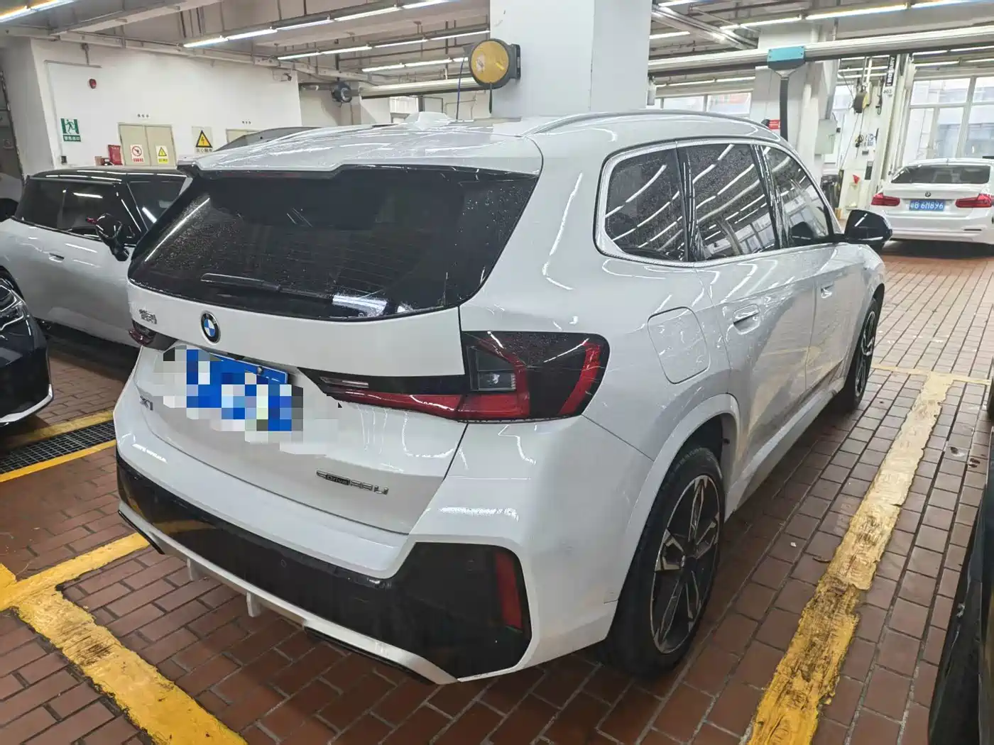 Фото 8 - BMW X1