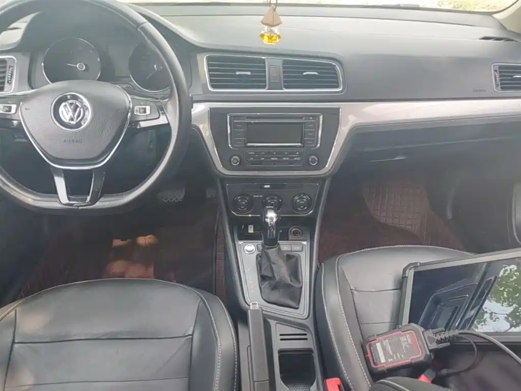 Volkswagen Lavida Tour 2017 180TSI DSG Comfort Edition фото 13