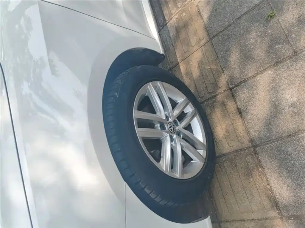Volkswagen Lavida Tour 2017 180TSI DSG Comfort Edition фото 23