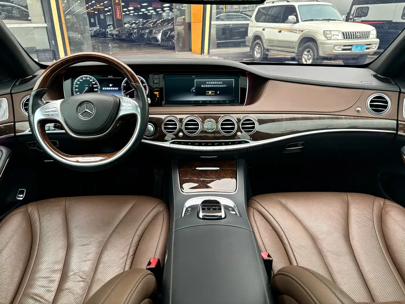 Фото 10 - Mercedes-Benz S-Class