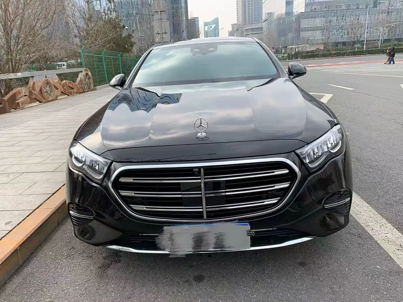 Mercedes-Benz E-Class 2025 E 300 L Fashion