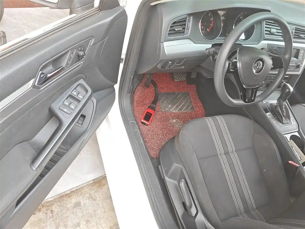 Volkswagen Lamando 2015 230TSI DSG Style фото 16