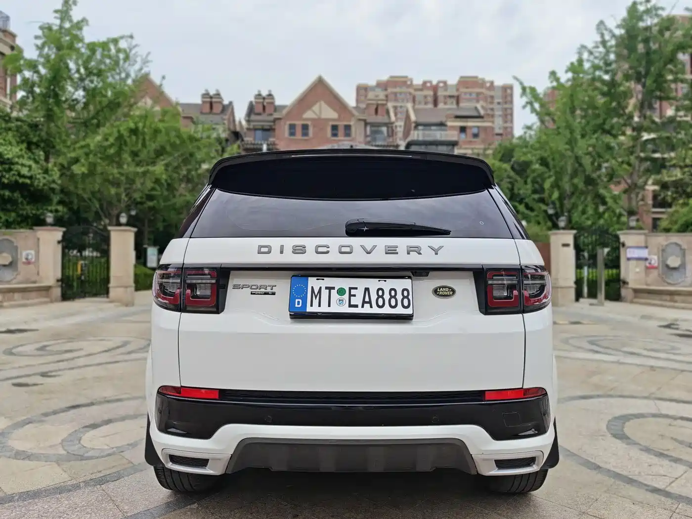 Land Rover Discovery Sport 2021 249PS R-Dynamic SE Performance Technology Edition 5-seater фото 8