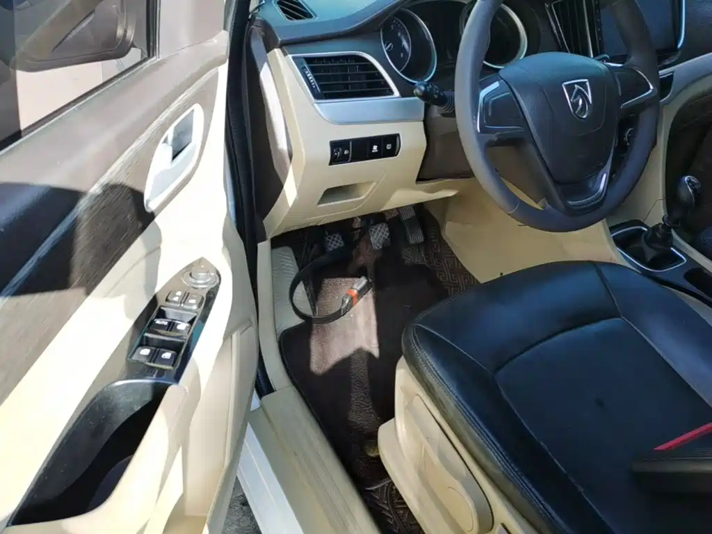 Baojun 730 2022 2019 1.5L Manual Value Edition 7-Seater China VI