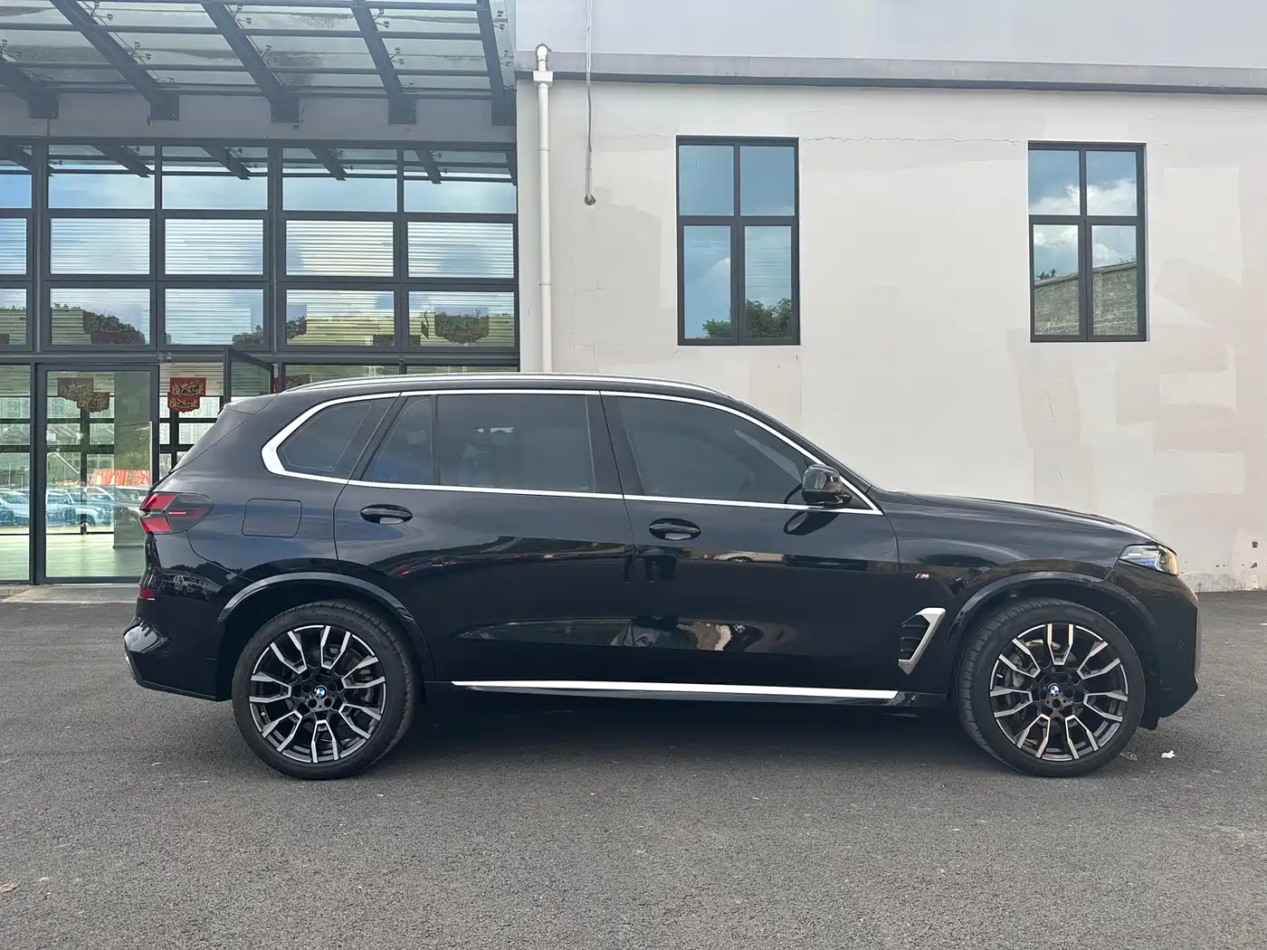 BMW X5 2023 xDrive 40Li M Sport Package фото 13