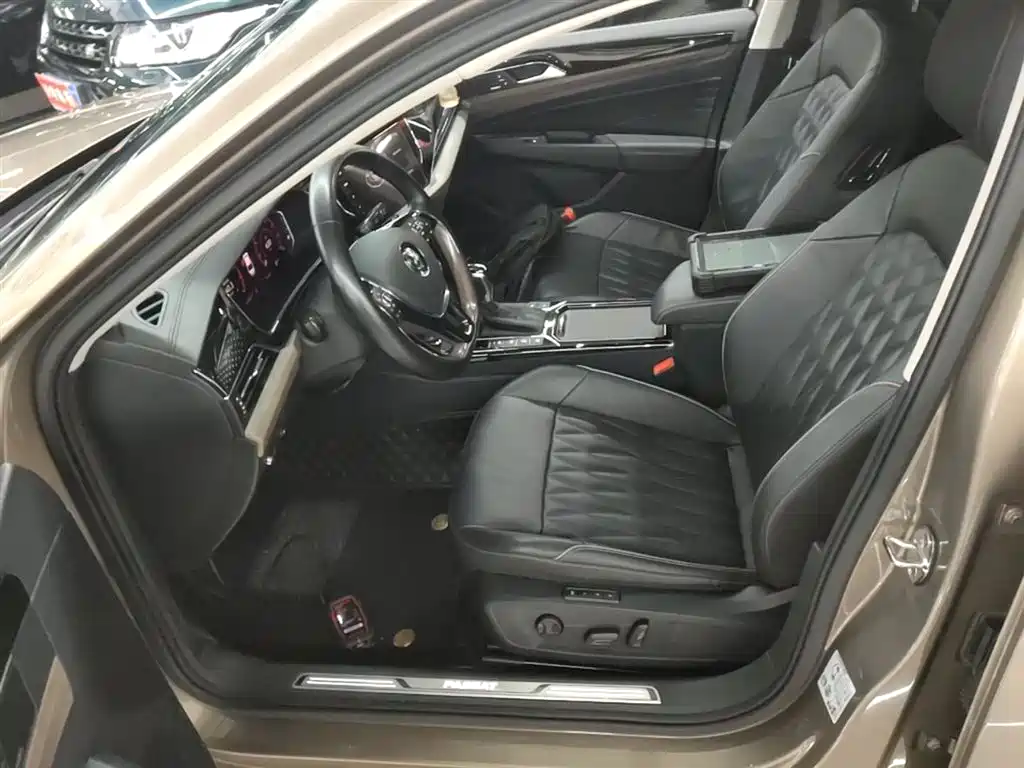 Volkswagen Passat 2019 330TSI Leading Premium Edition China V фото 15