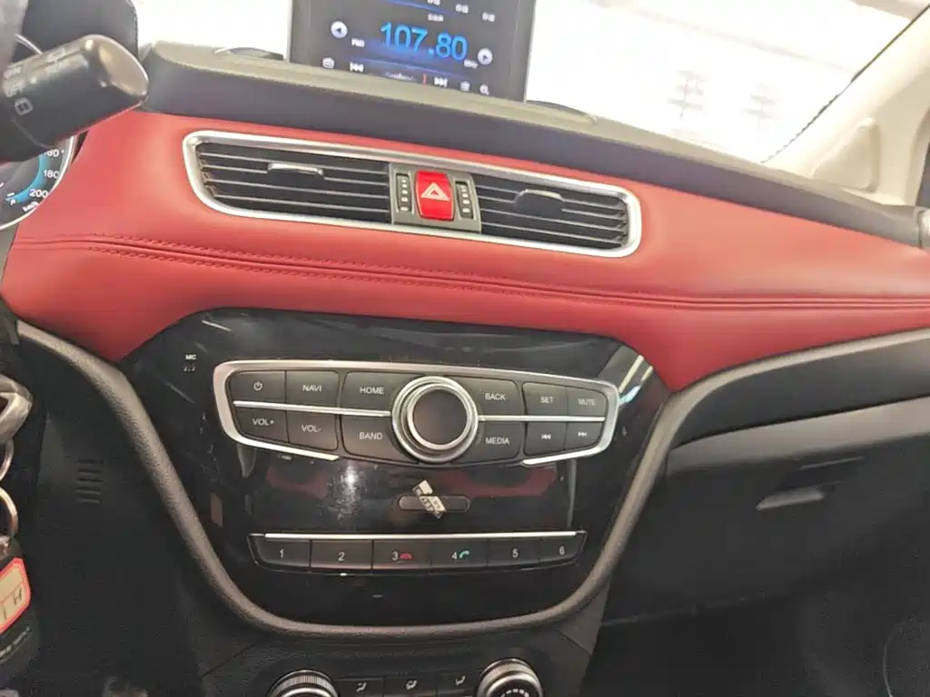 Haval H1 2015 2015 1.5L AMT Luxury