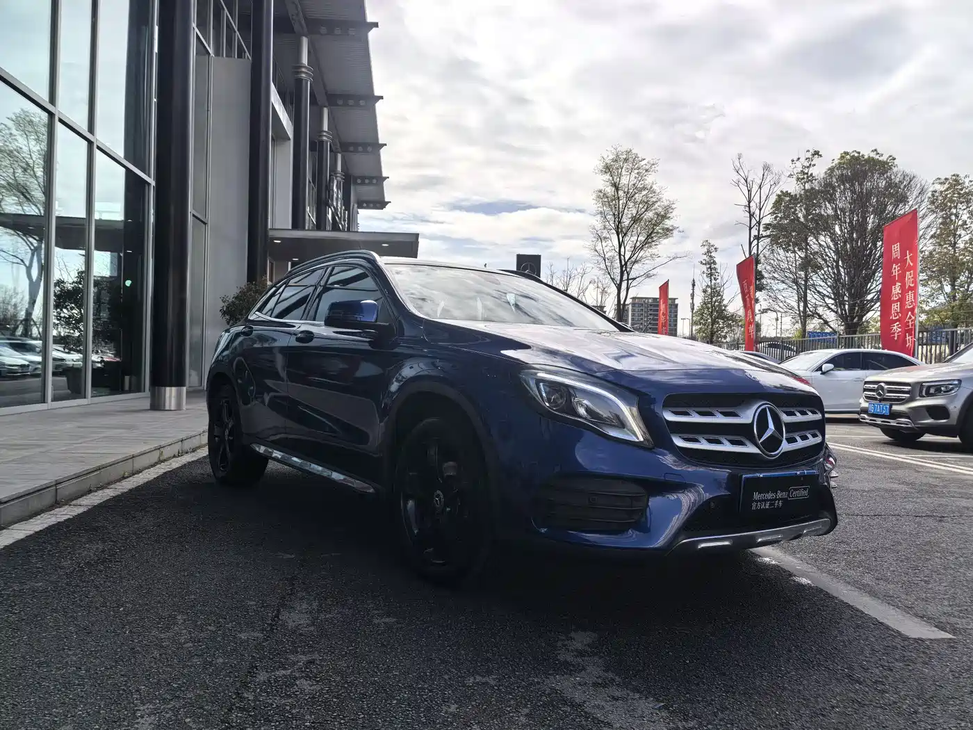 MERCEDES-BENZ GLA