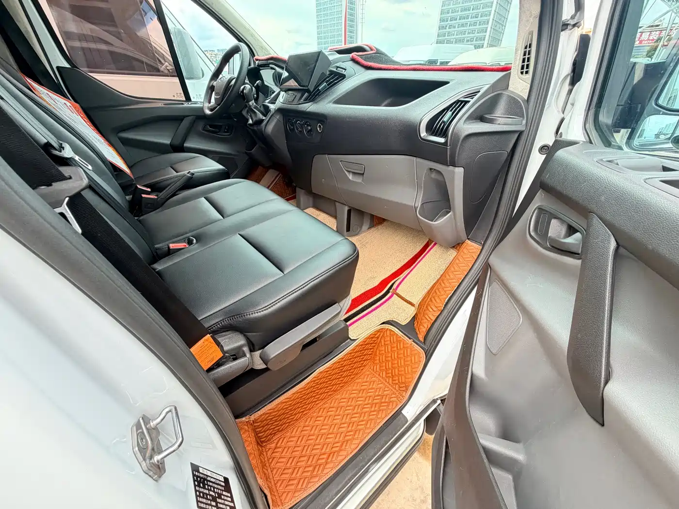 Ford Transit 2018 2019 2.0T Diesel Multi-Purpose Commercial Vehicle Medium Wheelbase Medium Roof 6-Seater China VI