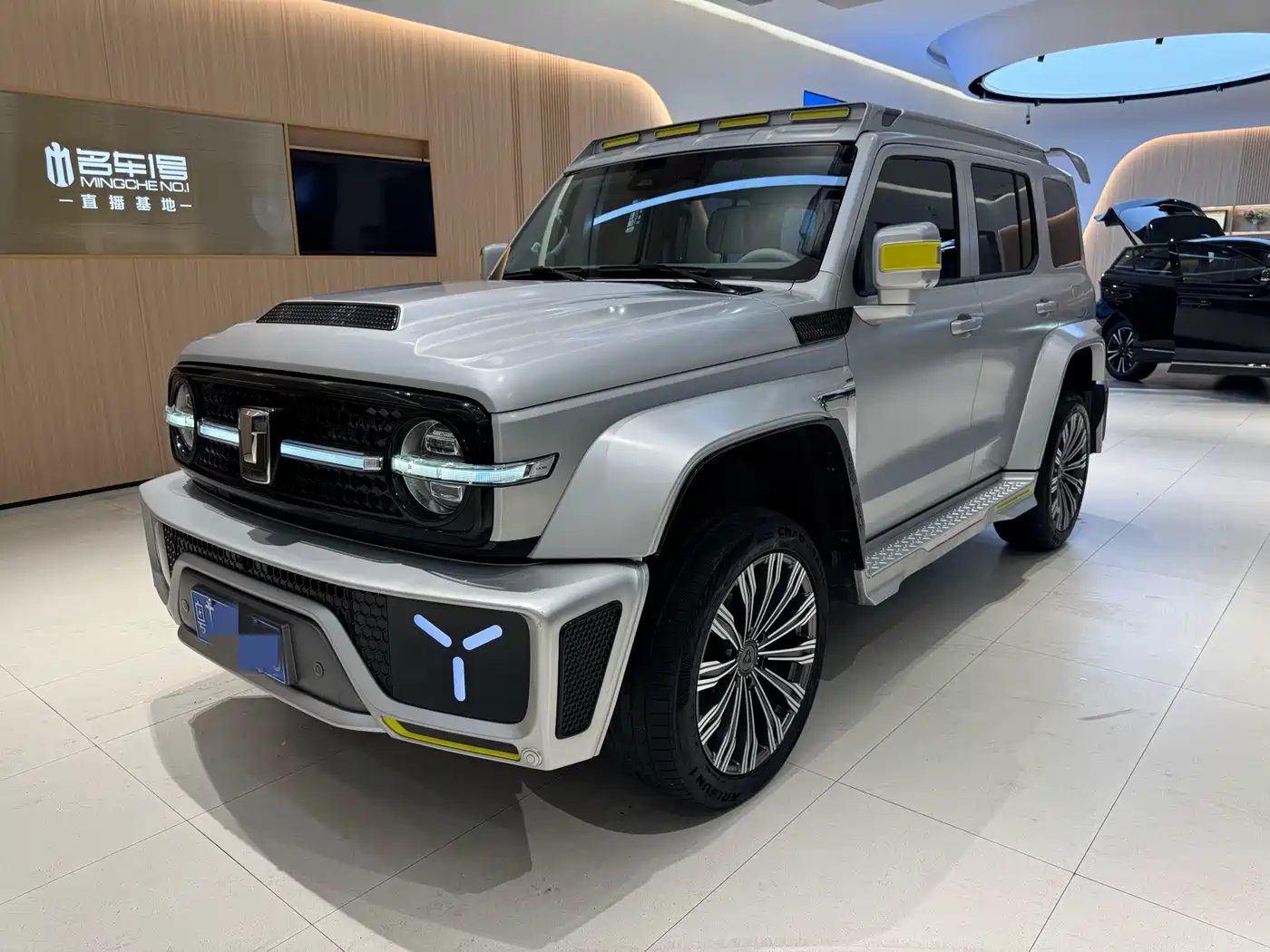 TANK CO CREATION TANK 300