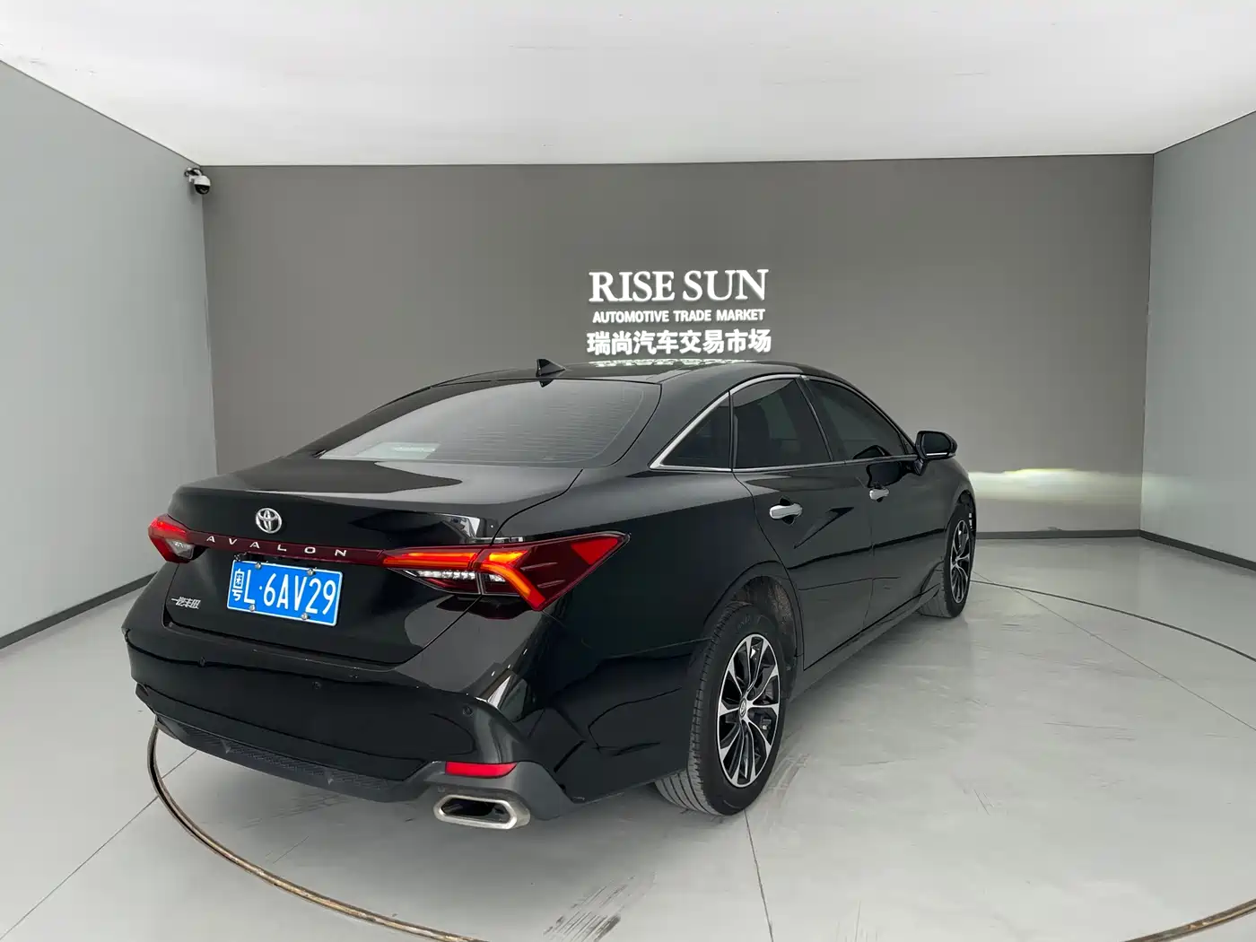 Toyota Avalon 2024 2.0L Luxury Edition фото 10
