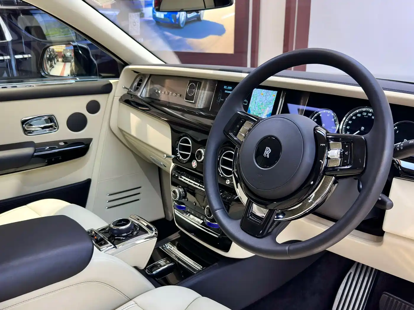 Rolls-Royce Phantom 2018 6.7T Long Wheelbase Version фото 7