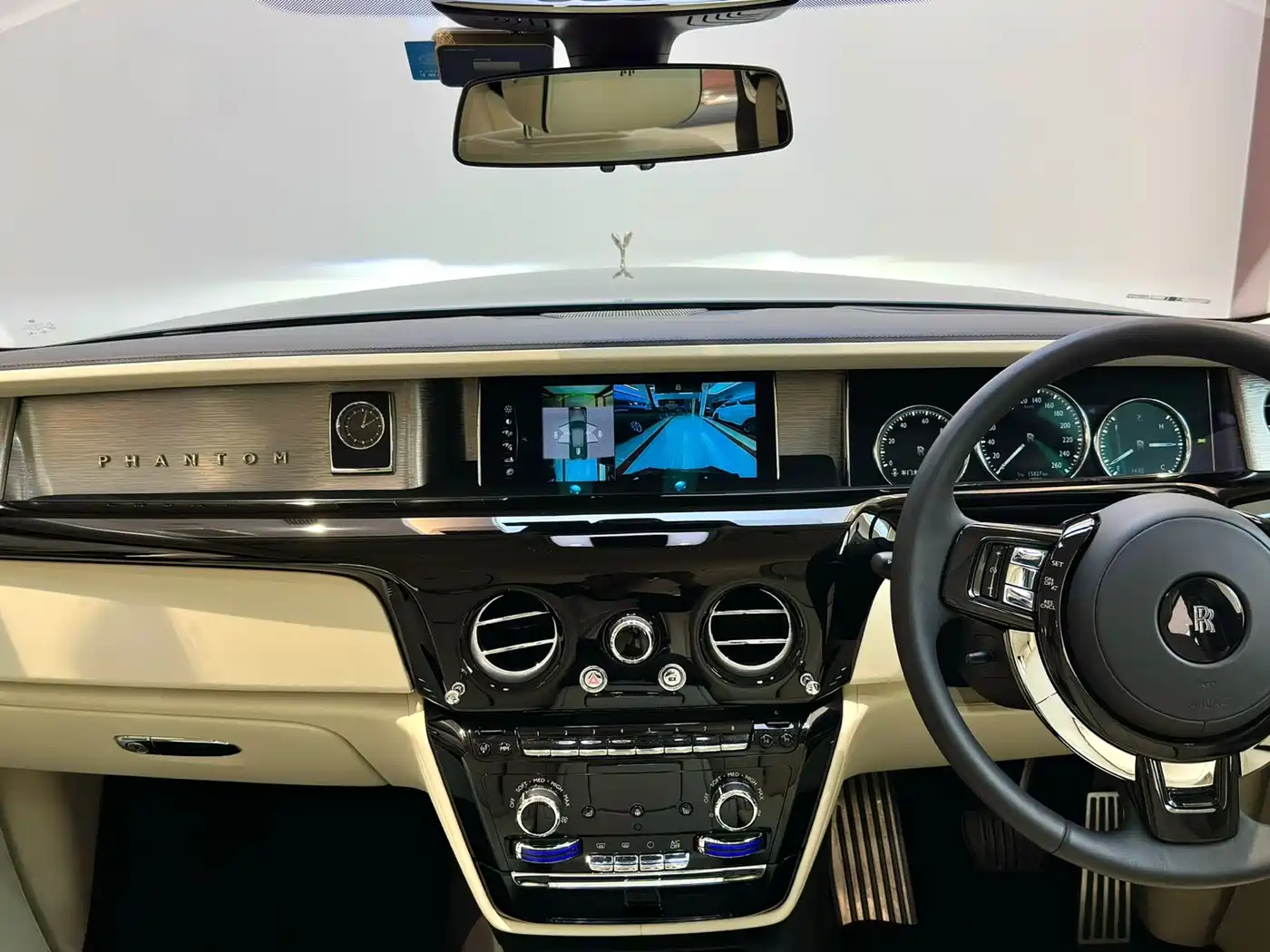 Rolls-Royce Phantom 2018 6.7T Long Wheelbase Version фото 8