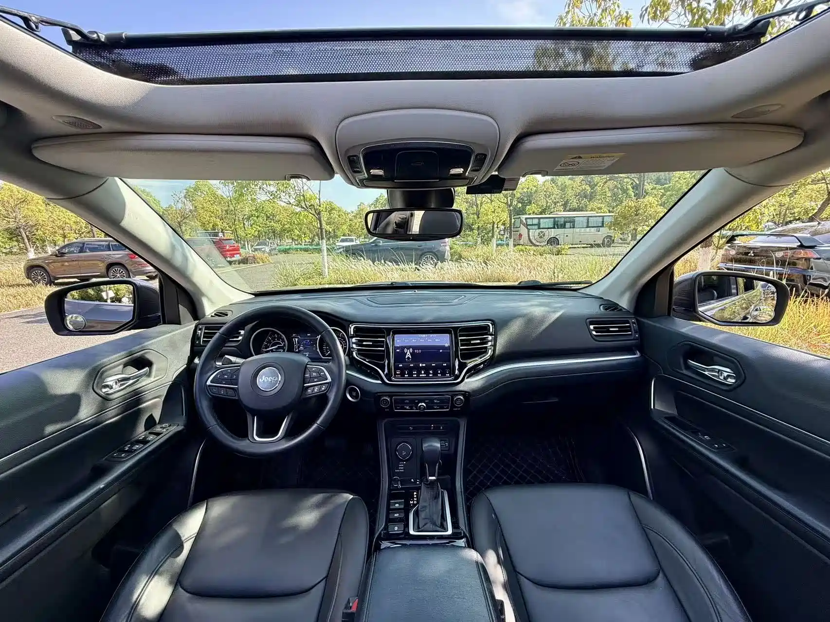 Фото 4 - Jeep Grand Commander