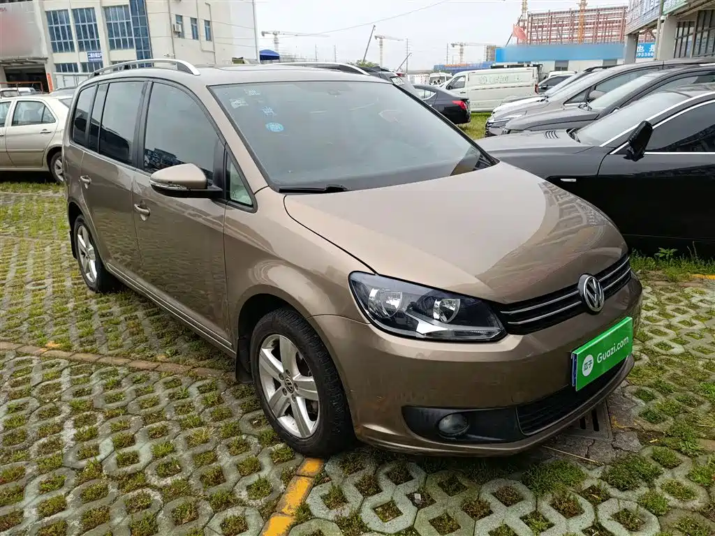 Volkswagen Touran 2015 1.4T DSG Comfort Edition 5-seater фото 4
