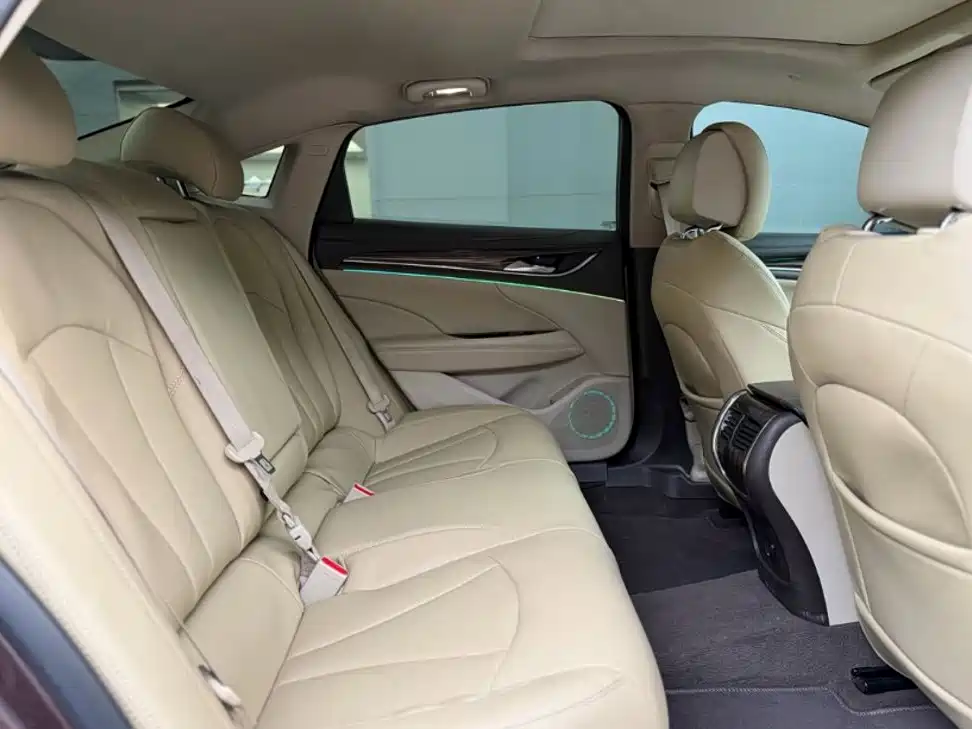 Фото 8 - Buick LaCrosse