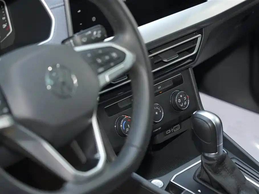 Volkswagen Lavida 2023 Facelift 1.5L Auto Starlight 5 Million Edition фото 14