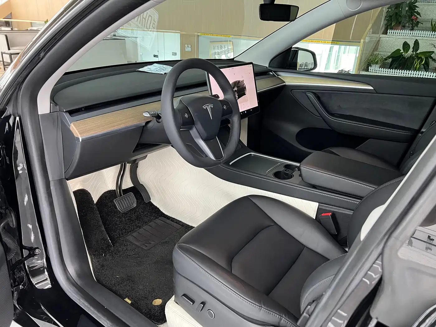 Фото 6 - Tesla Model Y