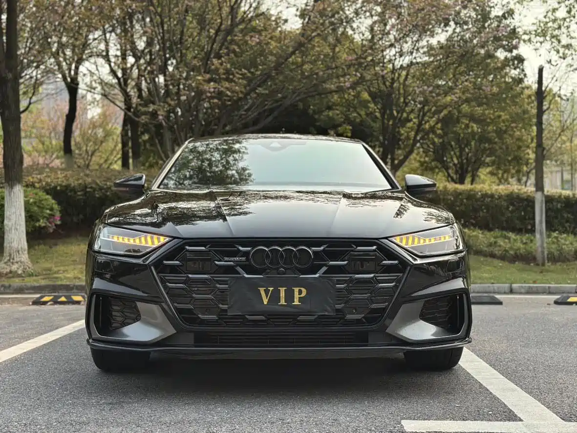 Audi A7L 2024 45 TFSI quattro S-line Black Warrior Edition