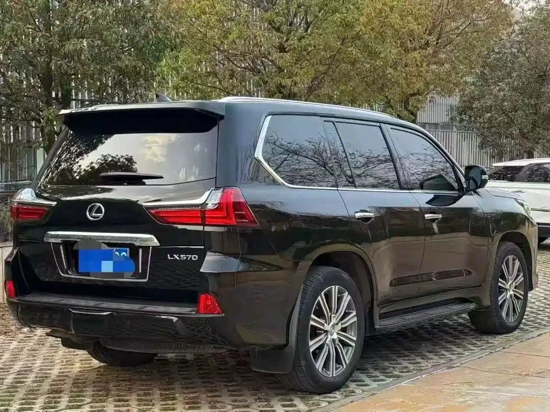 Lexus LX 2017 570 Prestige Luxury фото 4