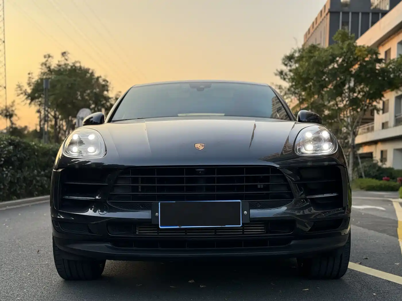 PORSCHE MACAN