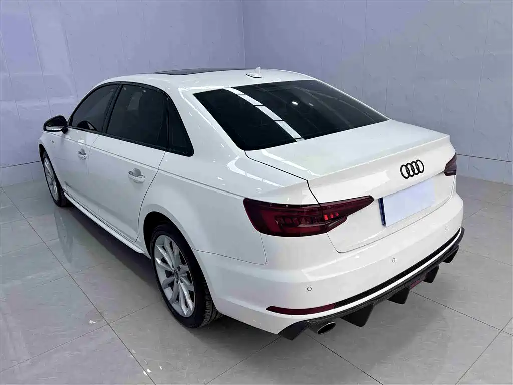 Audi A4L 2018 30th Anniversary 45 TFSI quattro Personality Sport фото 3