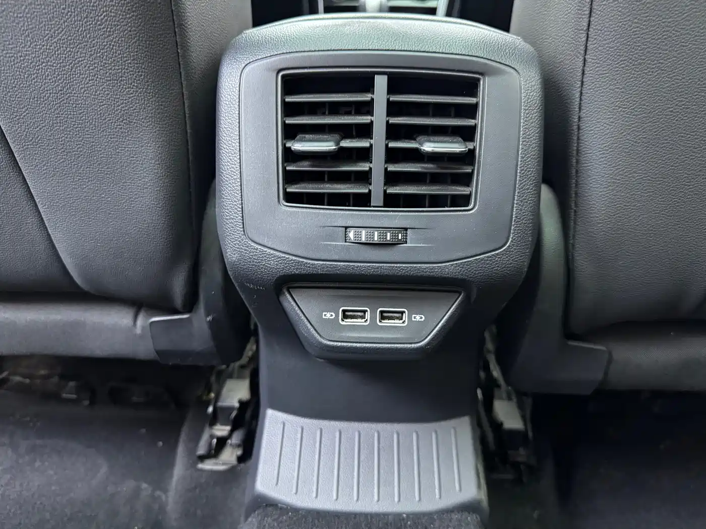 VOLKSWAGEN T ROC EXPLORING SONGS