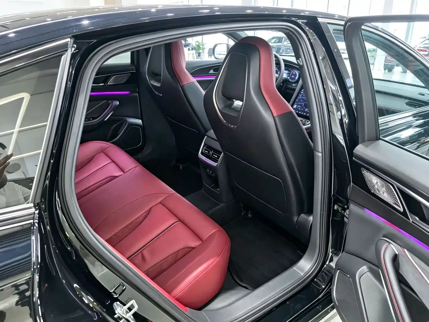 Hongqi H6 2024 Model 2.0T Fashion Edition фото 13