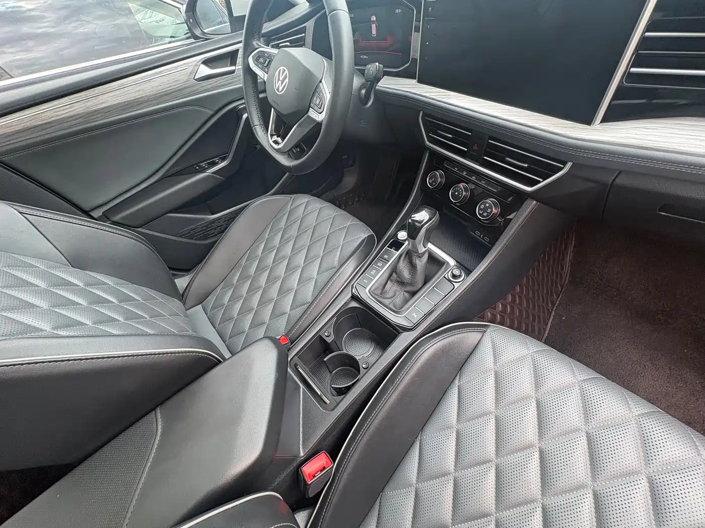 Volkswagen Sagitar 2023 300TSI DSG Surpassing Edition фото 13