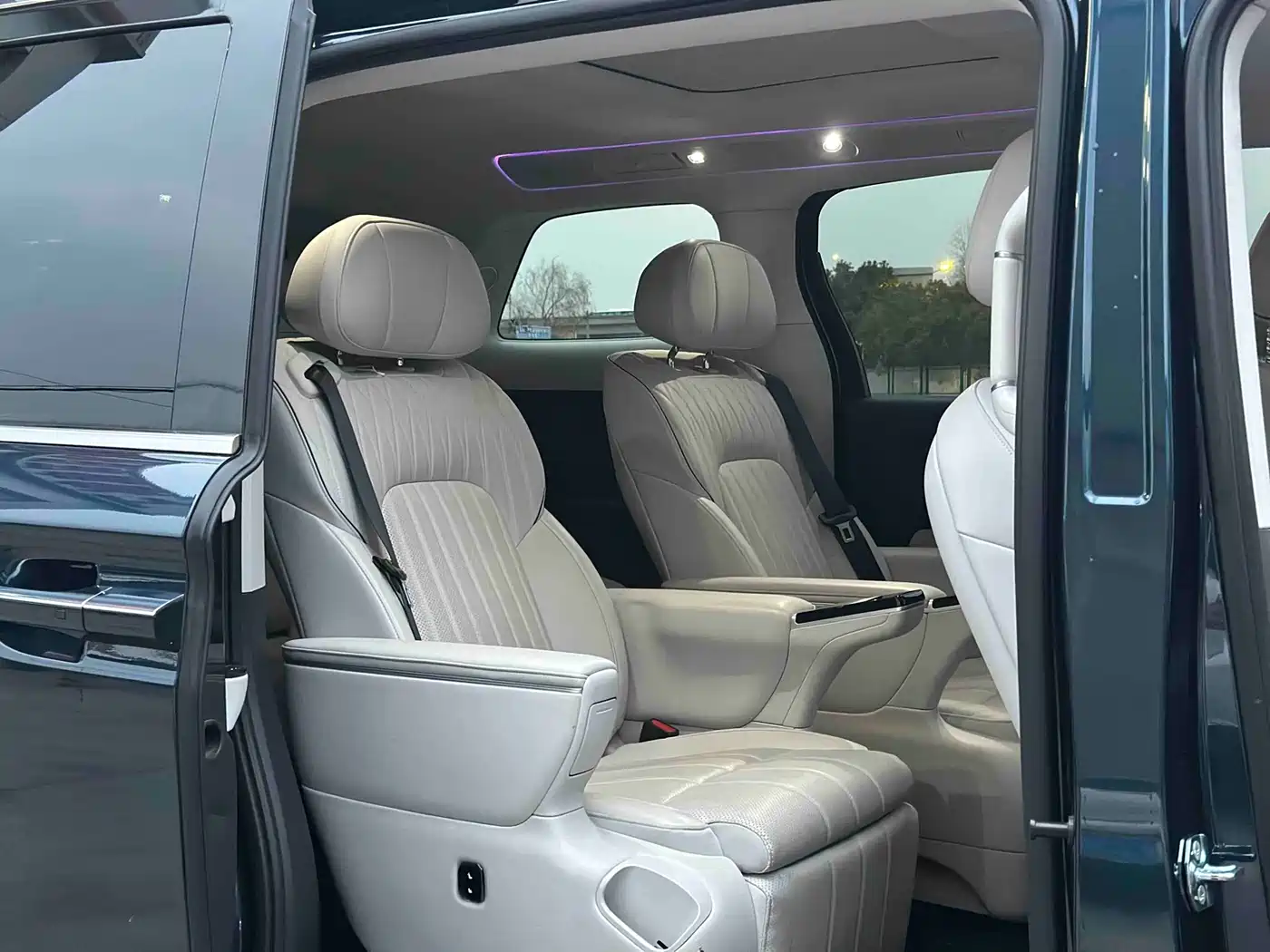 Voyah Auto Voyah Dreamer 2025 PHEV AWD Flagship Kunpeng Edition фото 5