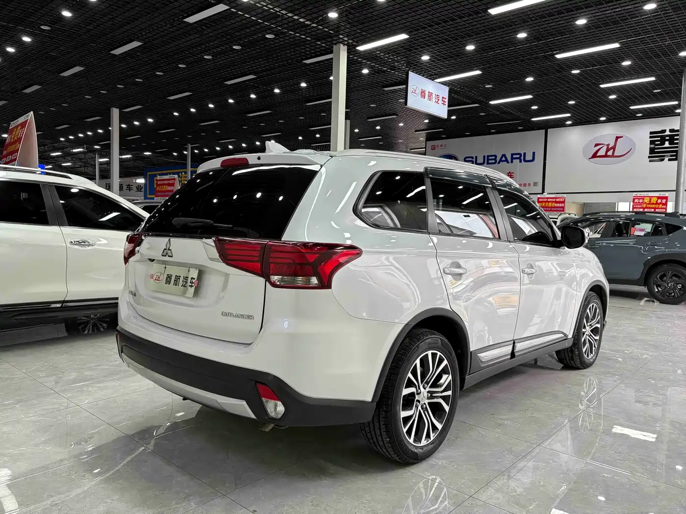 Mitsubishi Outlander 2018 2.0L 2WD Glory Edition 5-seater фото 7