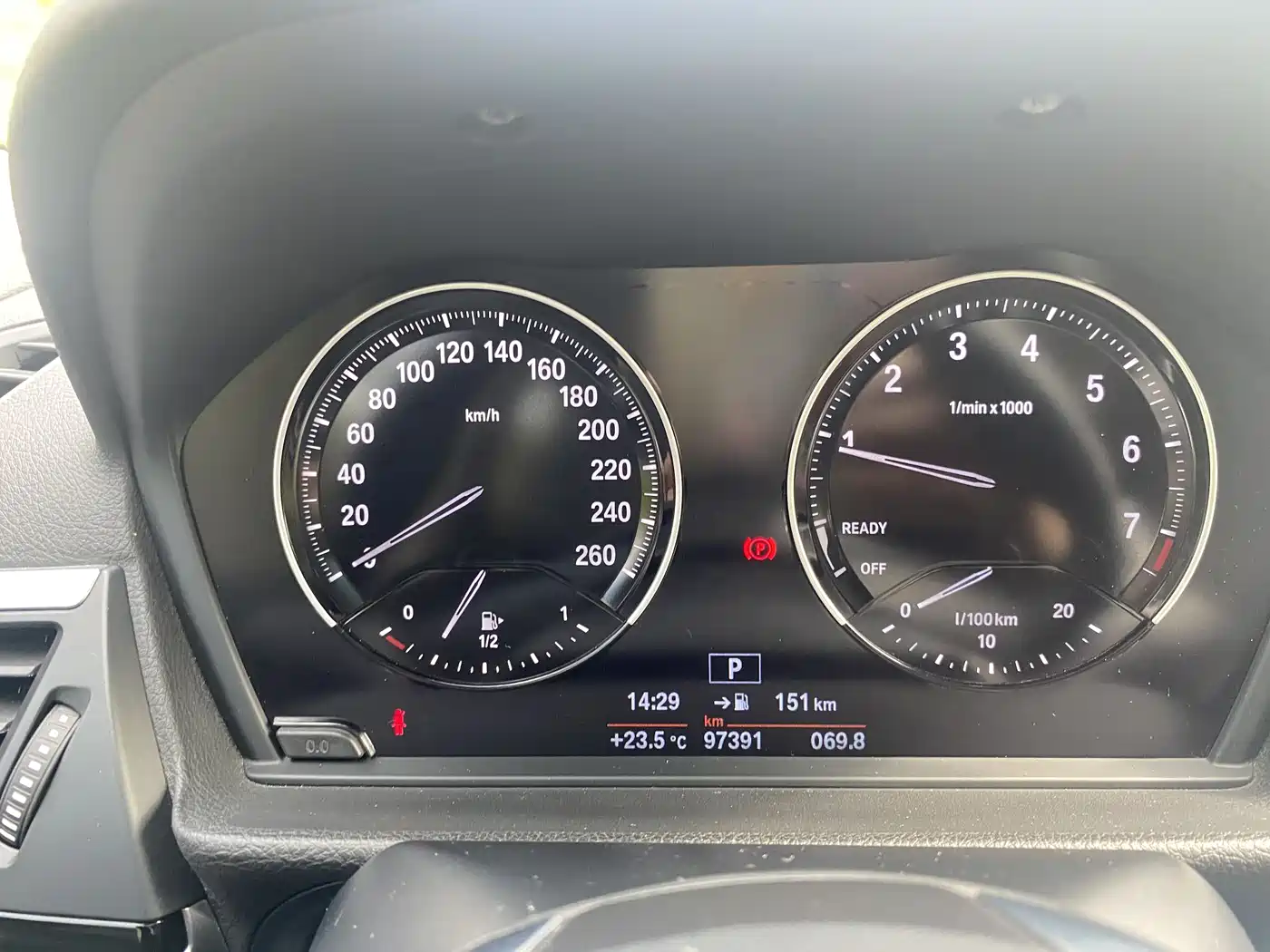 BMW 1 Series 2018 118i Sport Edition фото 18