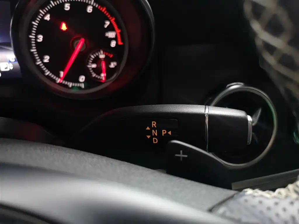 Mercedes-Benz GLA 2017 GLA 220 4MATIC Fashion фото 14