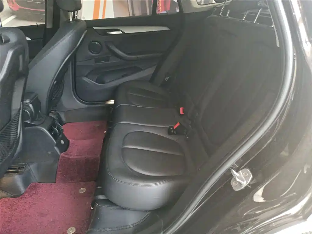 BMW X1 2016 sDrive18Li Premium Model фото 16
