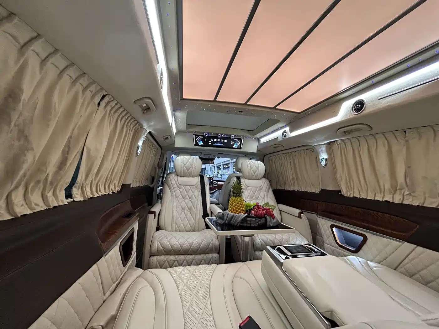 Mercedes-Benz V-Class 2021 V 260 L Long Wheelbase Luxury Edition фото 31