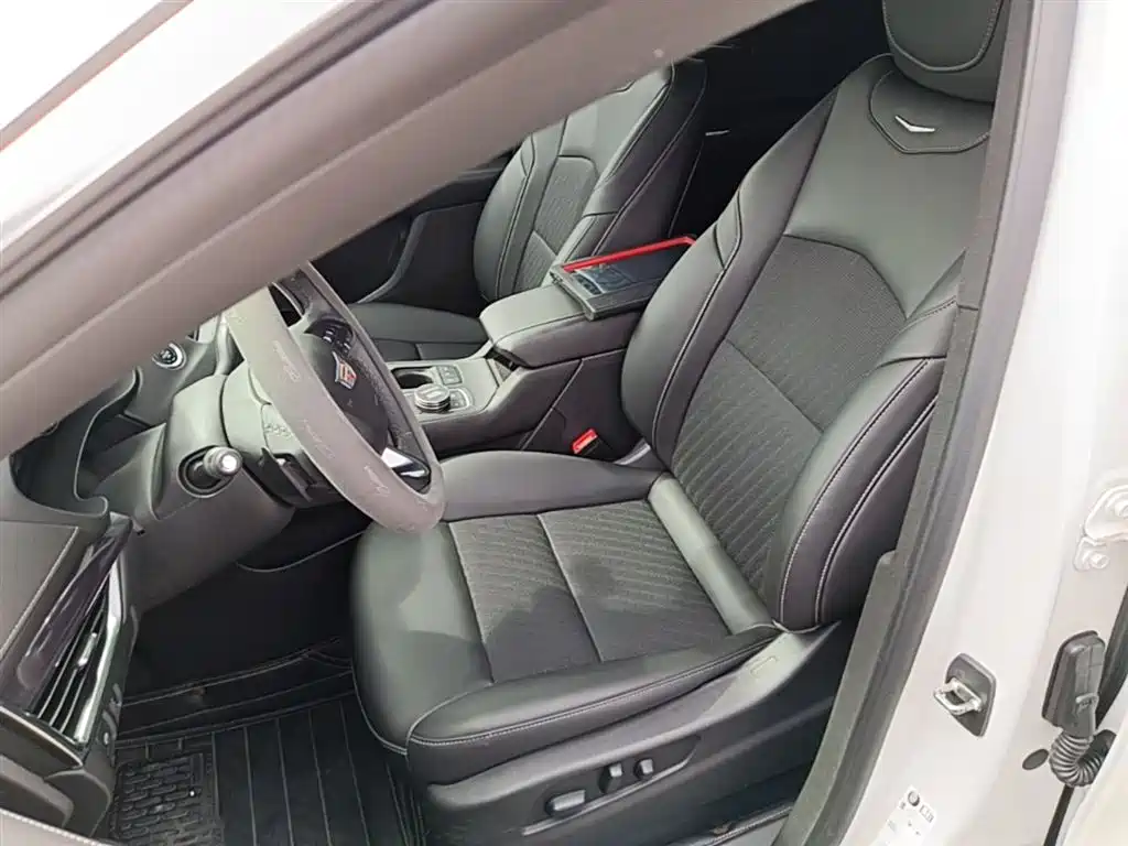 Cadillac XT4 2021 28T FWD Technology Edition фото 15