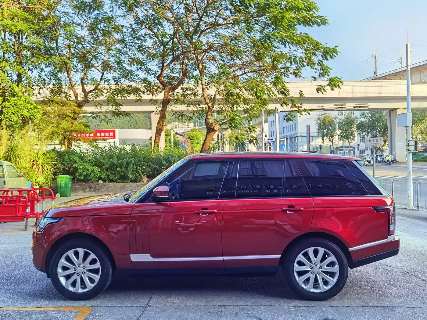 Land Rover Range Rover 2014 Facelift 3.0 SC V6 Vogue фото 7