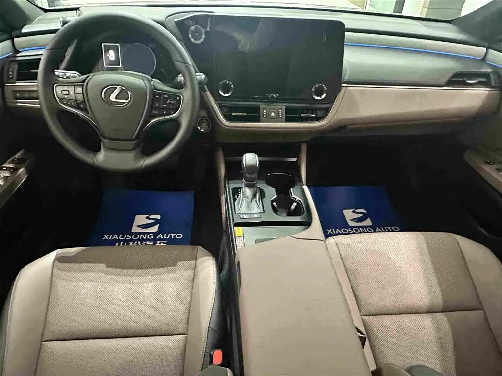 Lexus ES 2026 2025 200 Ultimate Edition
