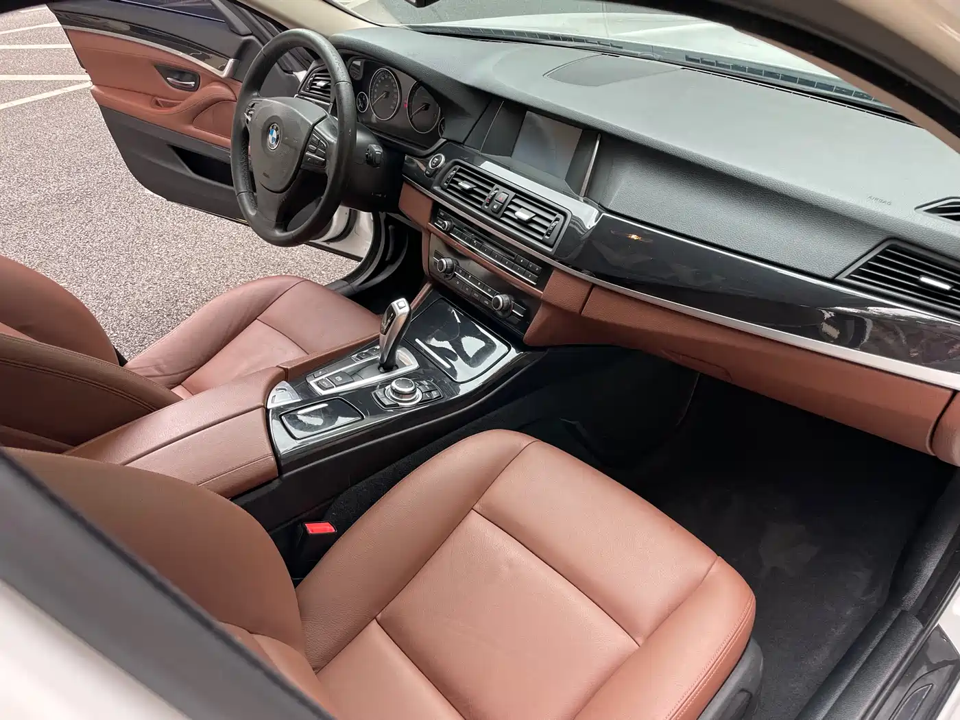 BMW 5 Series 2014 520Li Elegance фото 14