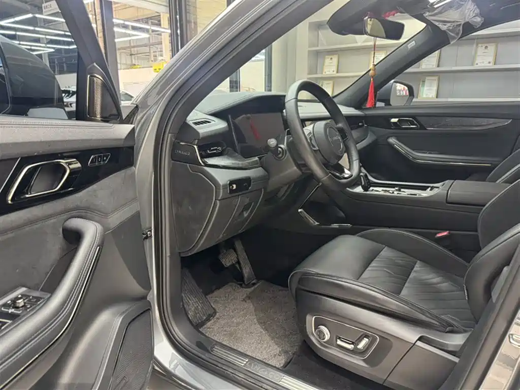 Lynk & Co 09 2021 2.0T Halo 6-Seater фото 15