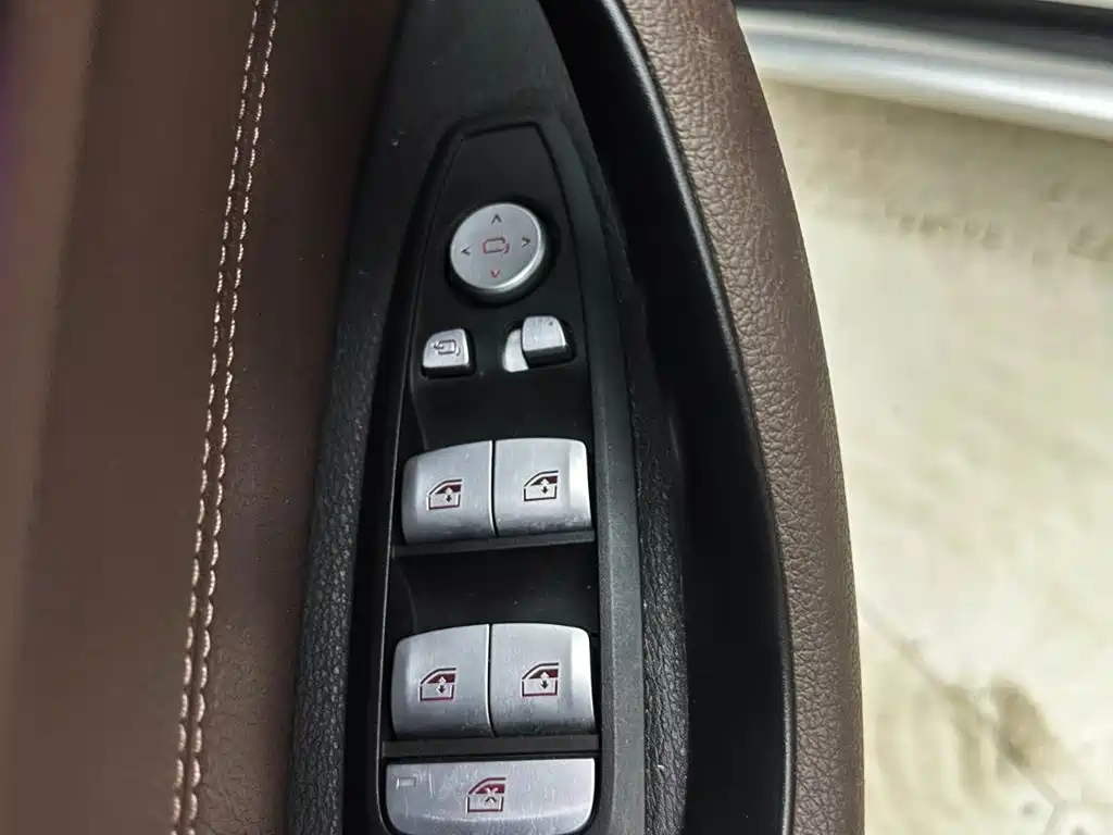BMW X1 2022 sDrive20Li Fashion фото 16