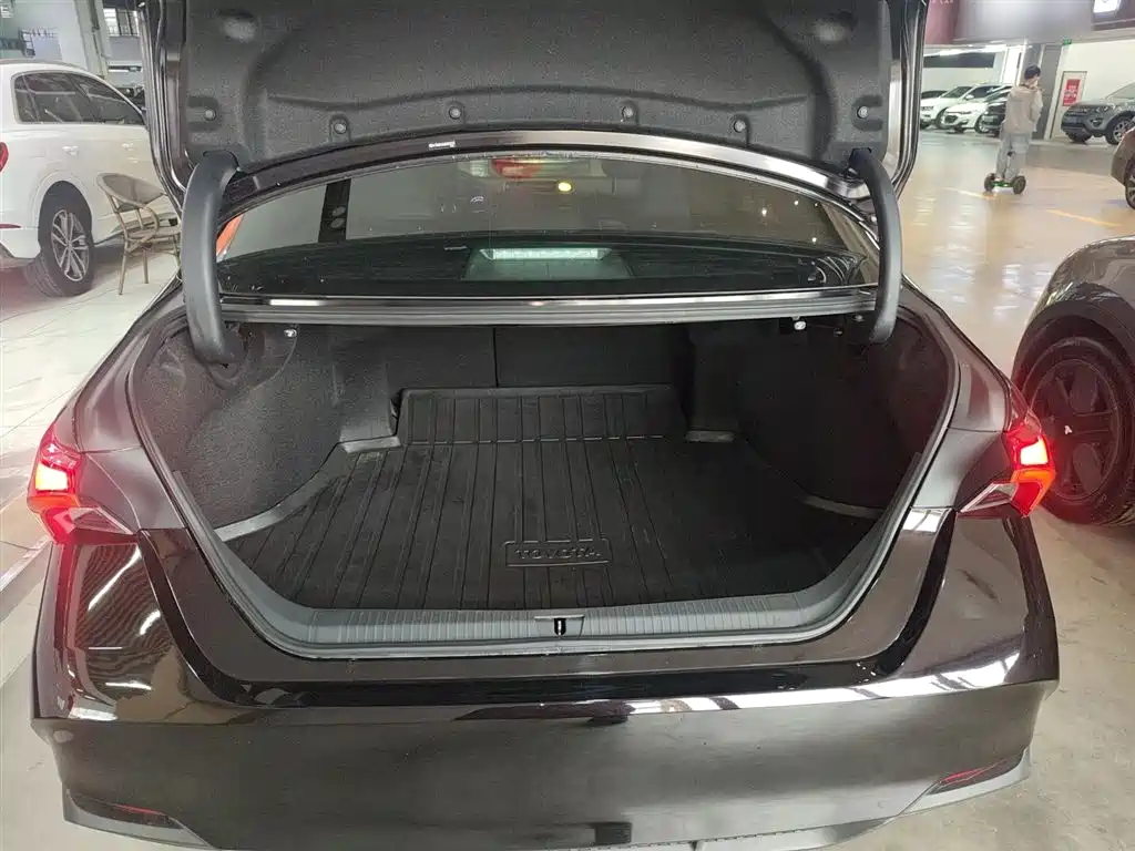 Toyota Avalon 2019 Hybrid 2.5L Luxury Edition China VI фото 19
