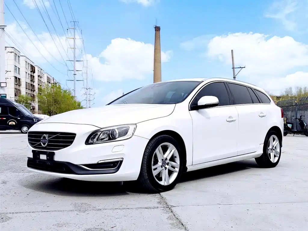 Фото 1 - Volvo V60