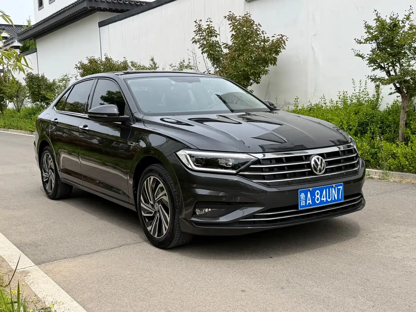 VOLKSWAGEN SAGITAR