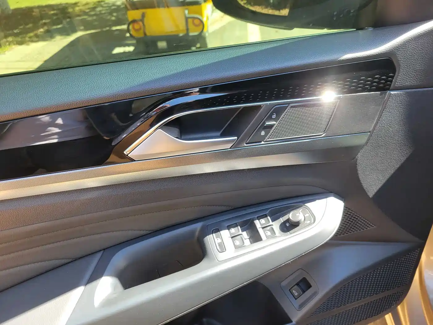 Volkswagen Passat 2022 330TSI Starlight Elite Edition фото 17