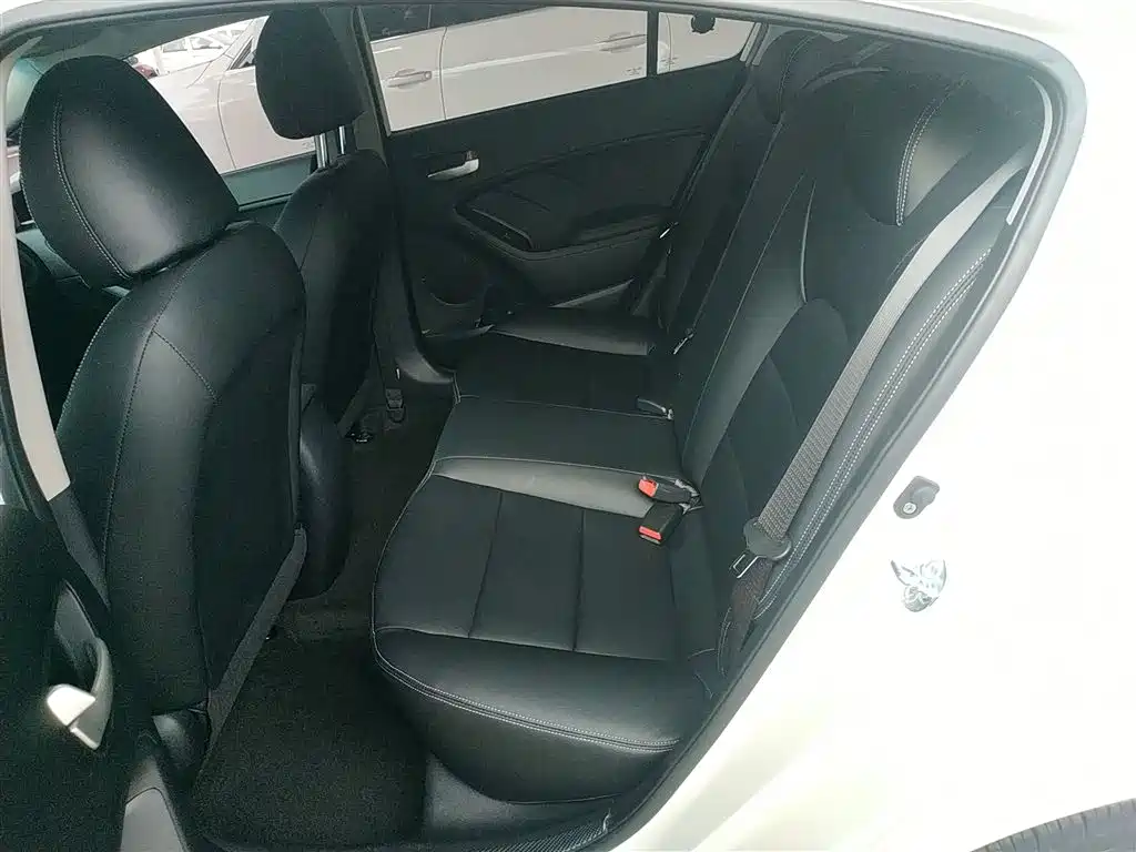 Kia K3 2016 1.6L Automatic GLS фото 17