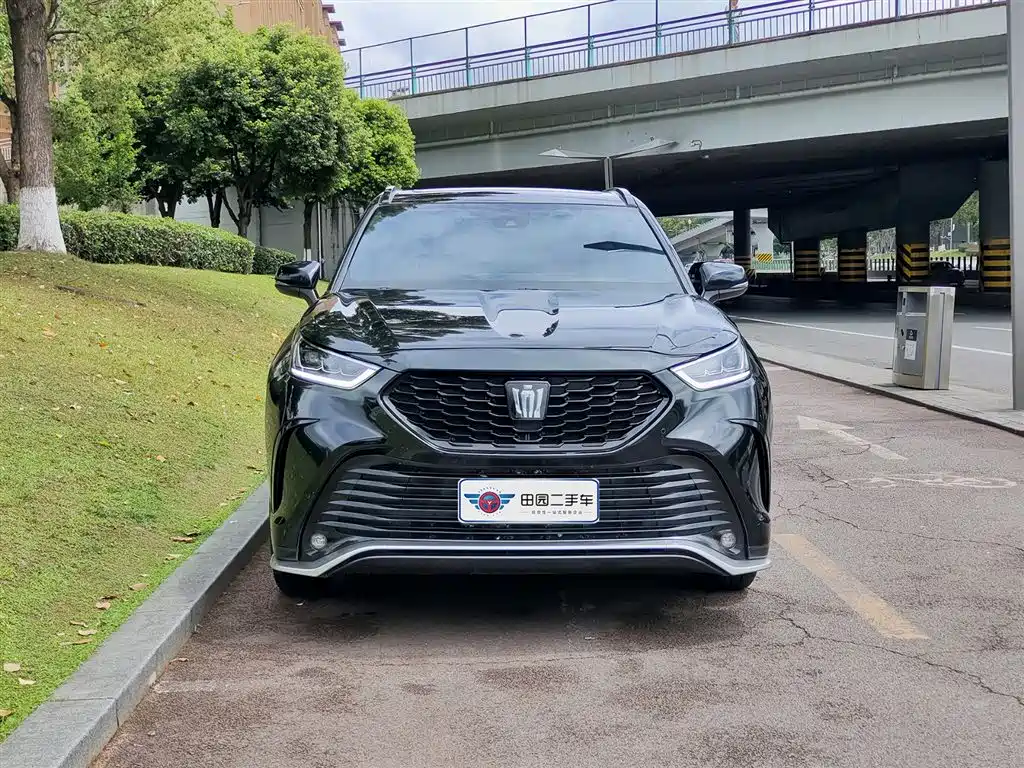 Toyota Crown Kluger 2022 2.0T 4WD Dynamic Edition фото 2
