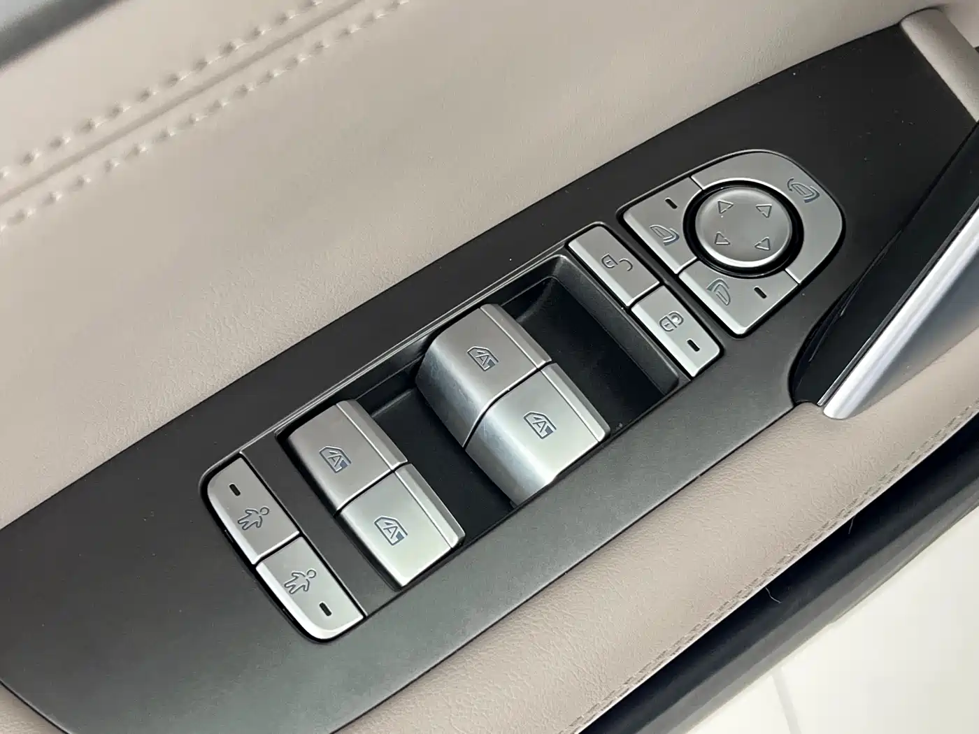 BYD Tang New Energy 2025 Smart Driving Edition DM-i 115KM Flagship фото 17