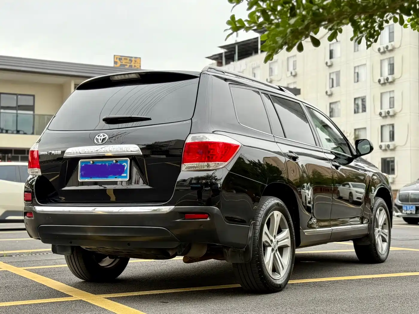 Toyota Highlander 2012 2.7L 2WD 7-Seater Luxury Edition фото 12