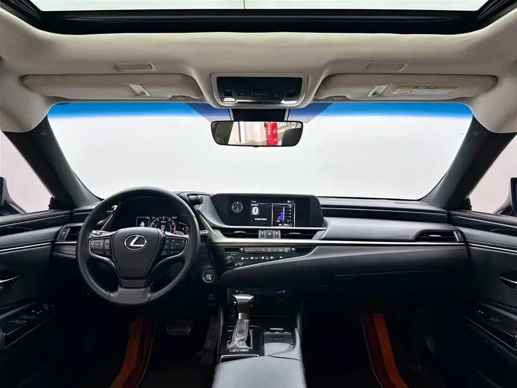 Lexus ES 2020 200 Excellence фото 8